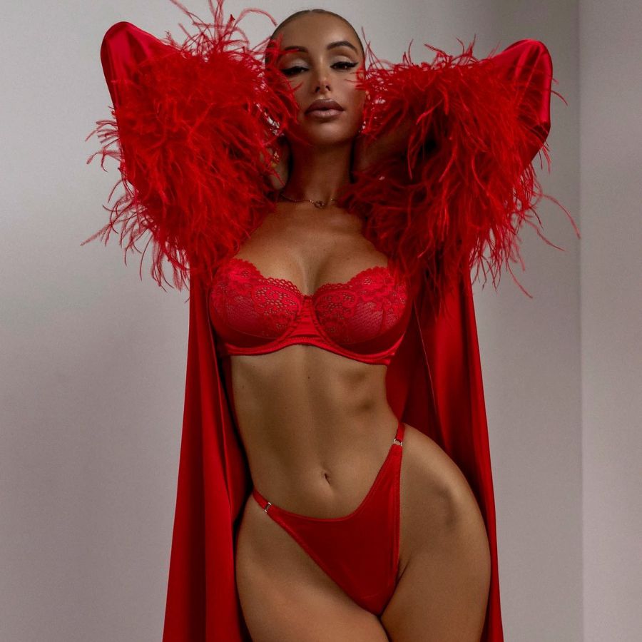 Lingerie Rouge Séduisante
