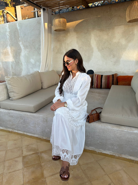 Robe longue blanche élégante